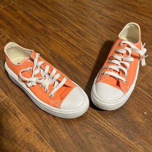 Converse Peach platform sneakers